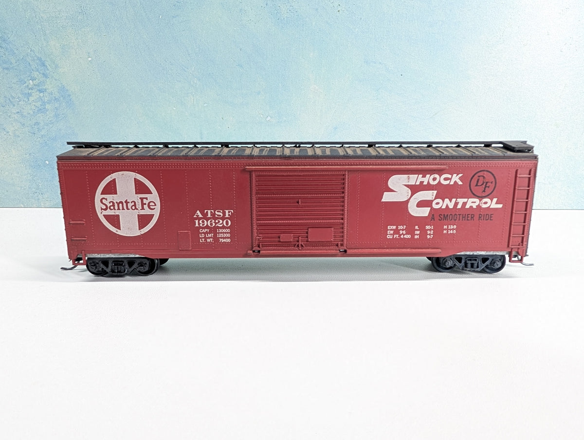 USED Roundhouse HO Scale 50' Box Car Santa Fe ATSF #19620 Shock Control