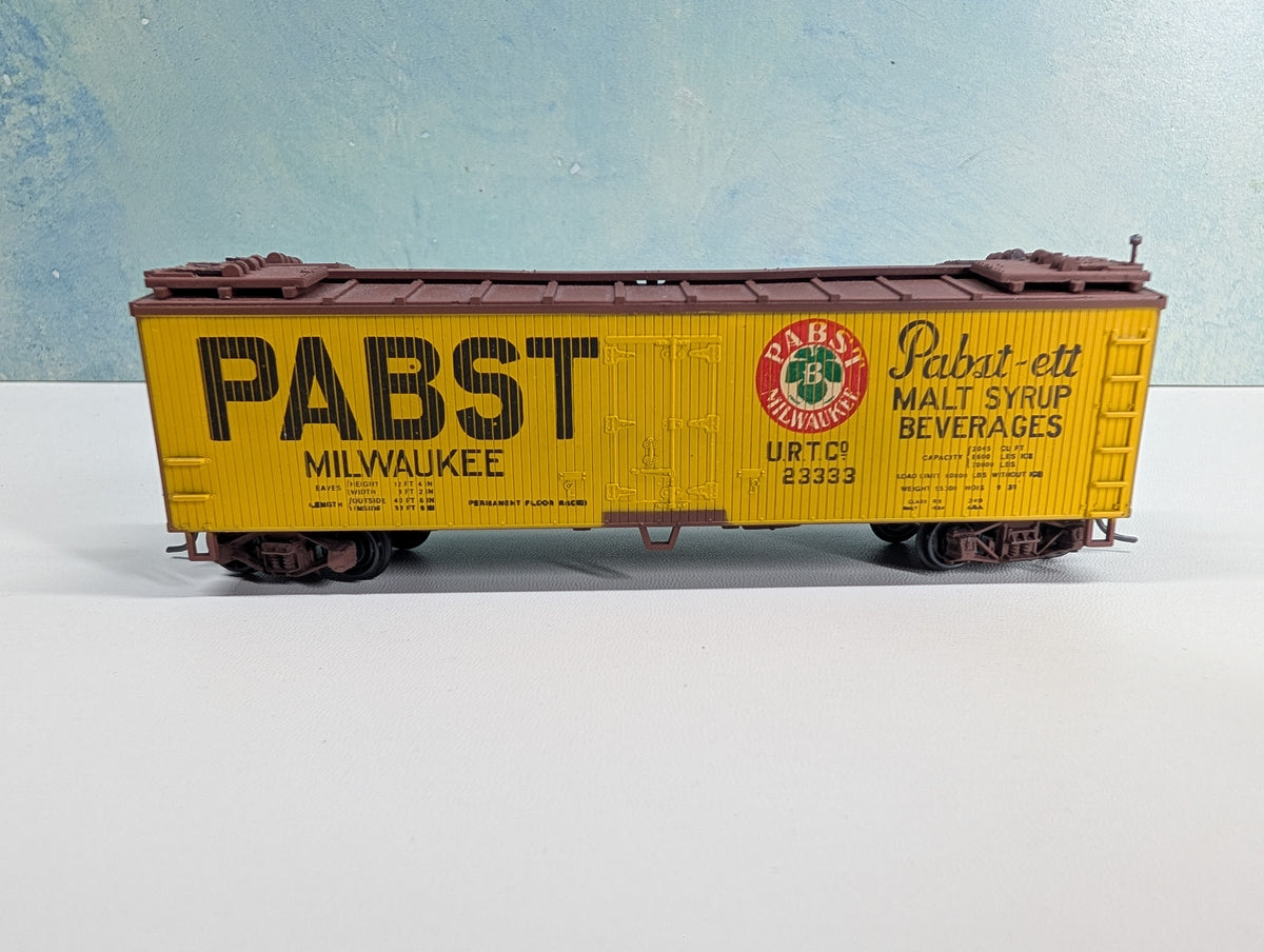 USED TRAIN MINIATURE HO Scale 40' Reefer Pabst Milwaukee URTC #23333