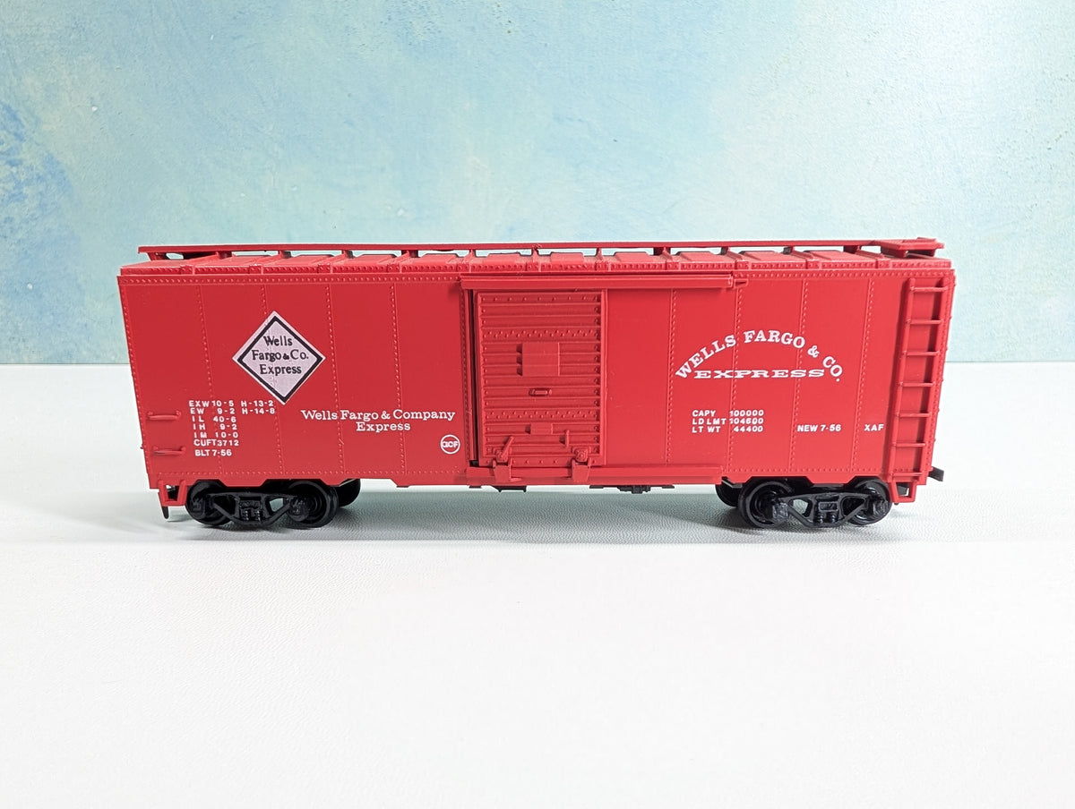 USED Athearn HO Scale 40' Box Car Wells Fargo Bev-Bel