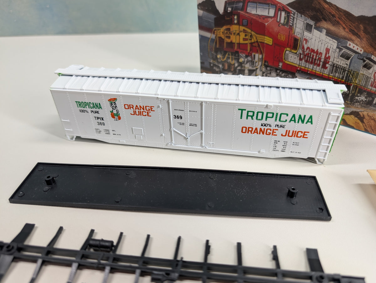 USED Athearn HO Scale 50' Plug-Door Box Car Tropicana TPIX #369 Bev-Bel KIT