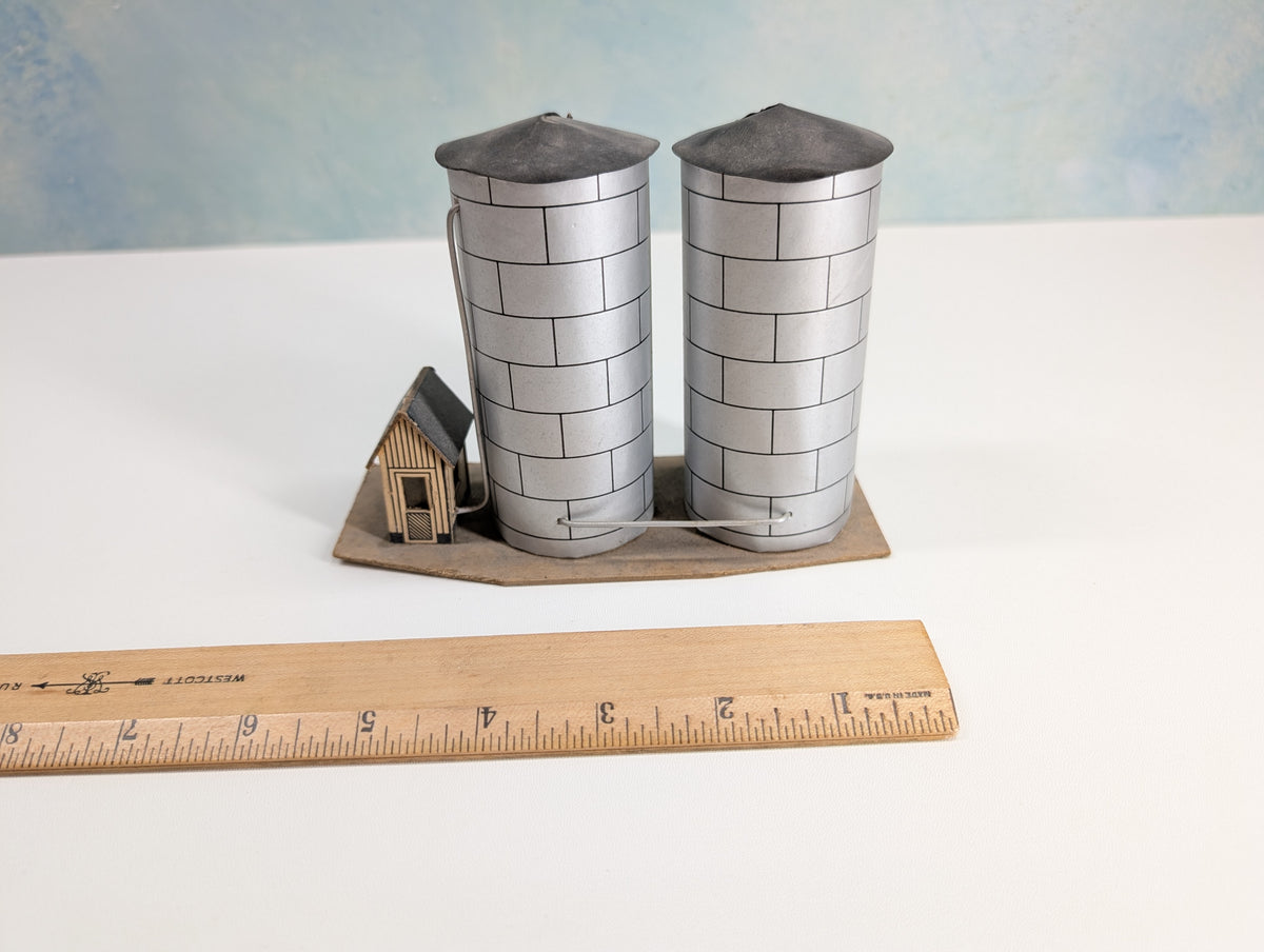 USED HO Scale Two Silo, Towers (Cardstock)