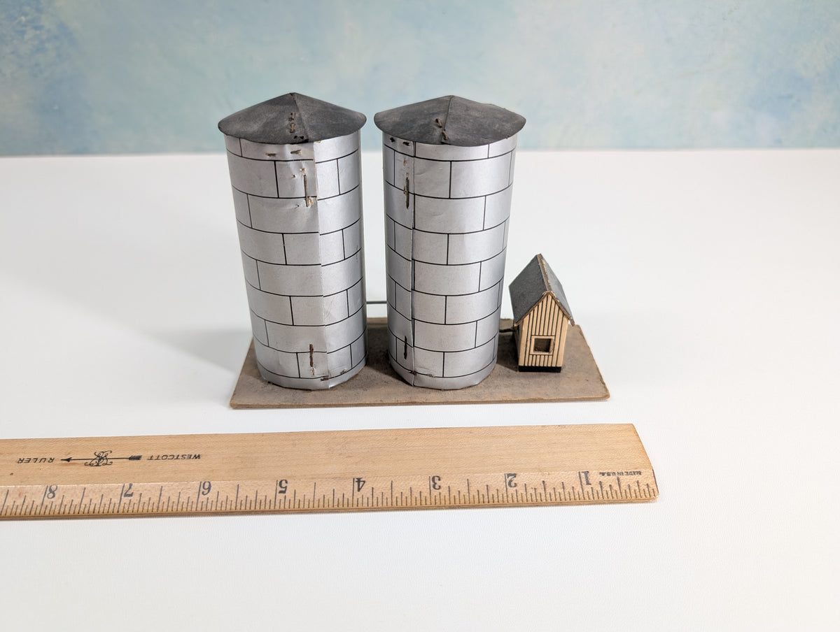 USED HO Scale Two Silo, Towers (Cardstock)