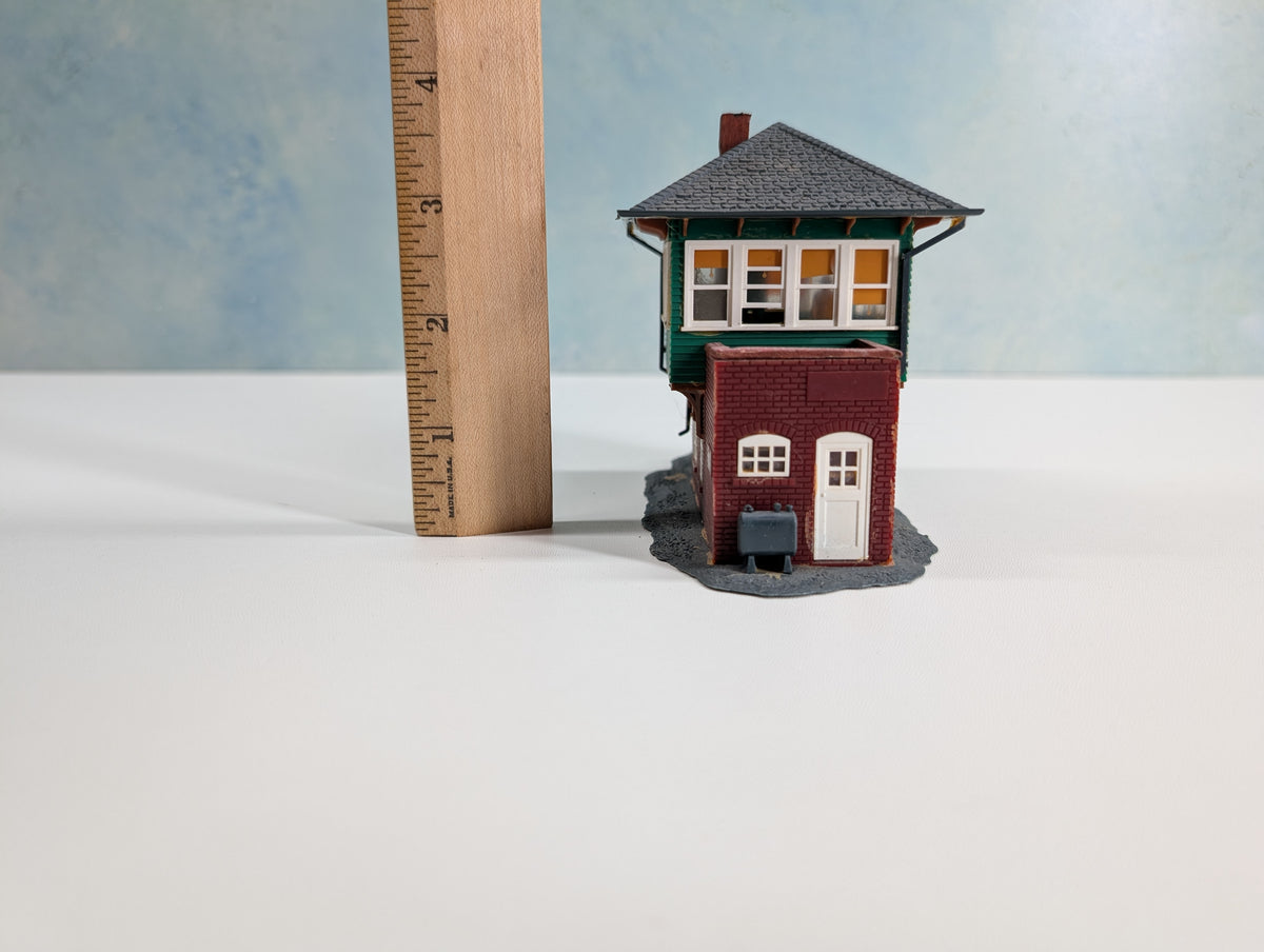 USED HO Scale Signal Crossing Tower