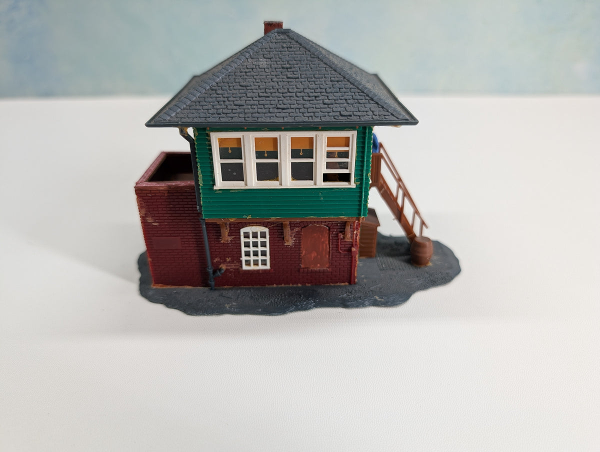 USED HO Scale Signal Crossing Tower