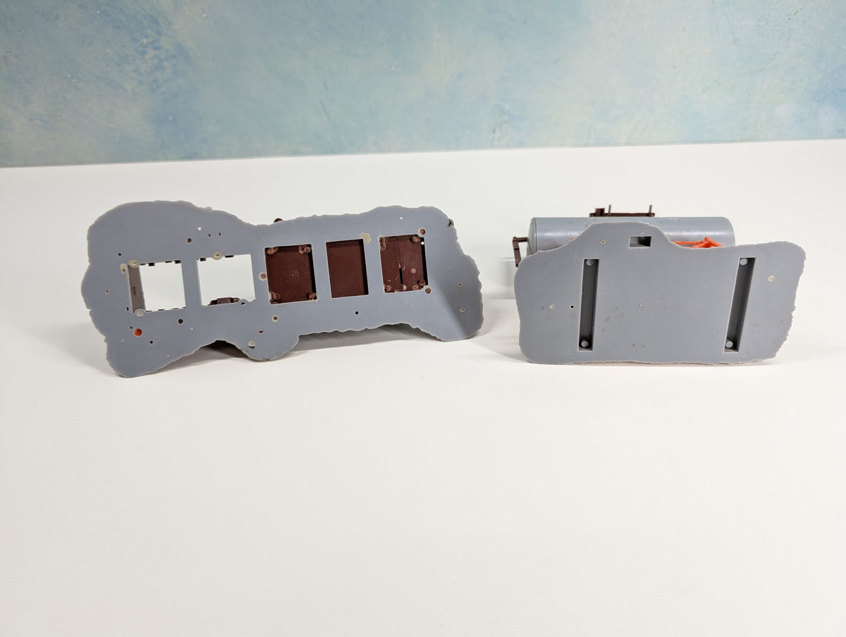 USED REVELL HO Scale Sand & Pump House w/ Fuel Tank