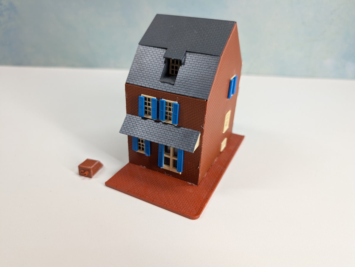 USED HO Scale Brick House