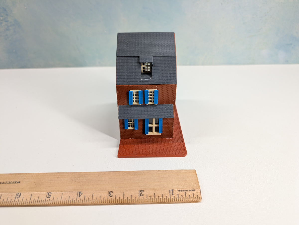 USED HO Scale Brick House