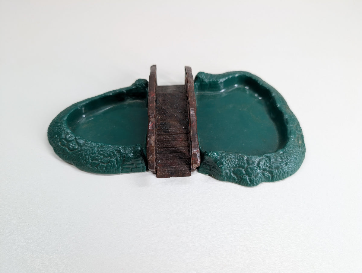 USED Bachmann Plasticville HO Scale Bridge & Pond