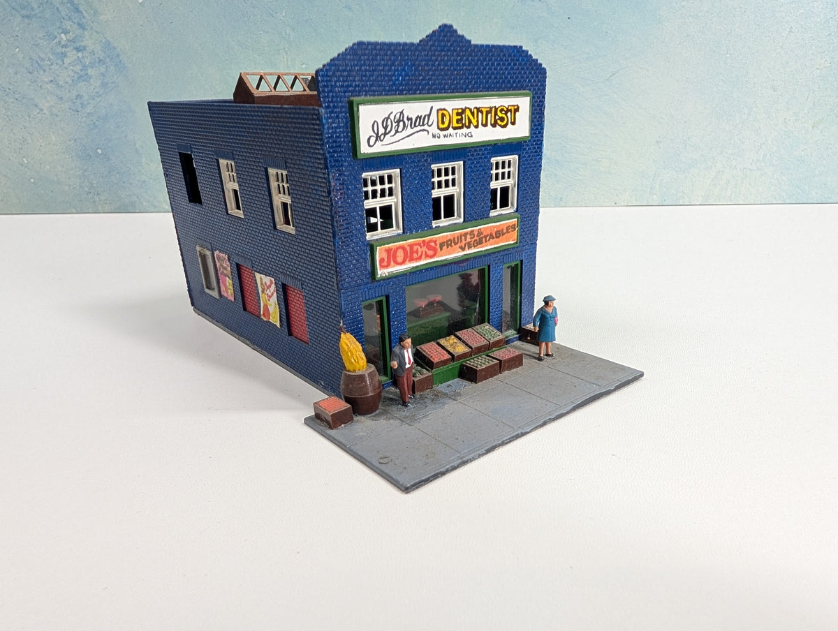 USED Tyco HO Scale Dentist Office and Joe's Fruits & Vegetables