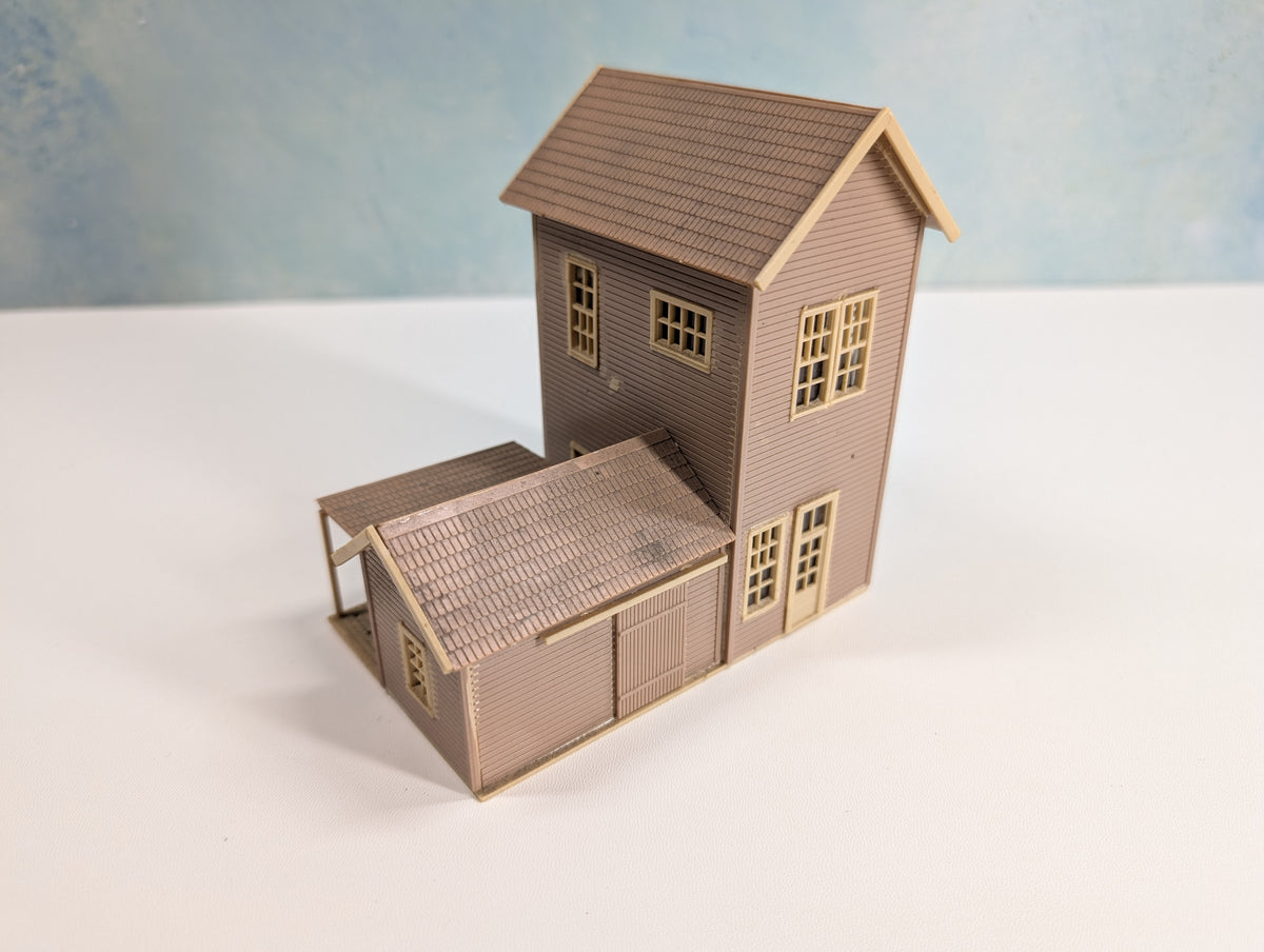 USED HO Scale Packing House