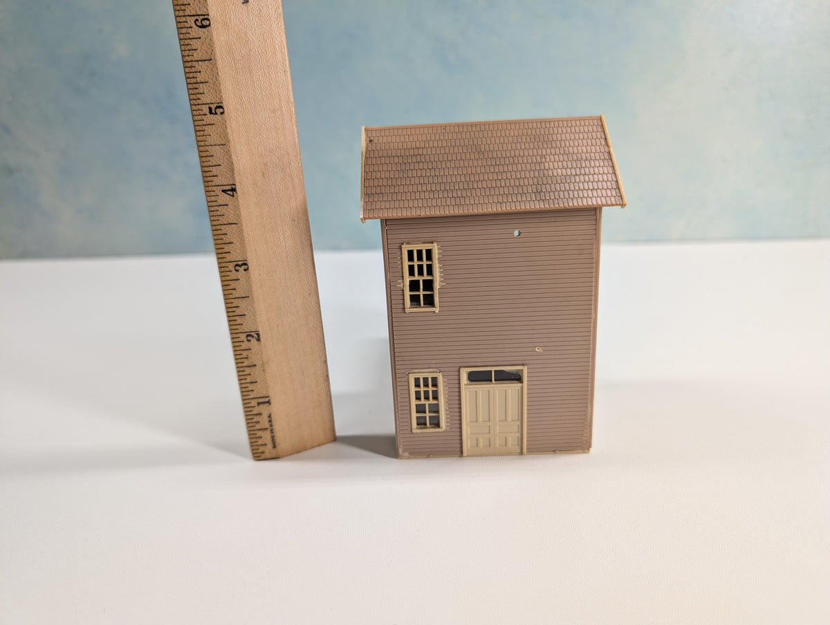 USED HO Scale Packing House