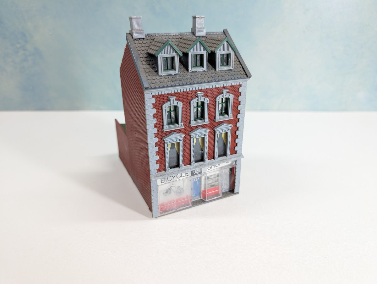 USED HO Scale Bicycle Shop, Brick Storefront