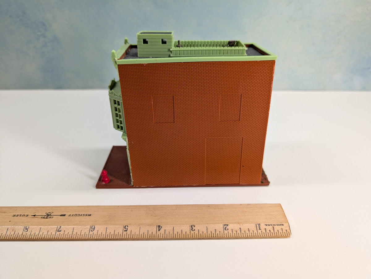USED HO Scale Brick Storefront