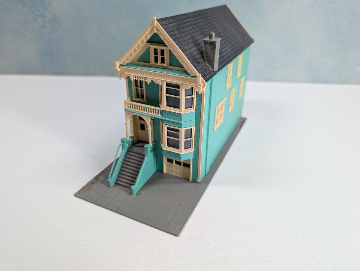 USED HO Scale Green/Blue Row Home