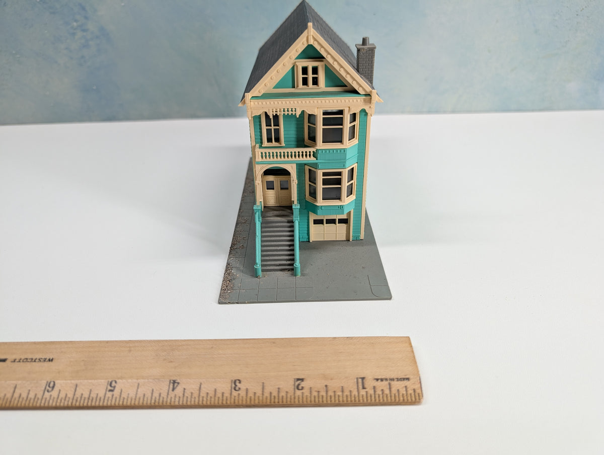 USED HO Scale Green/Blue Row Home
