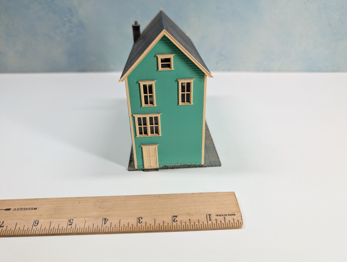 USED HO Scale Green/Blue Row Home