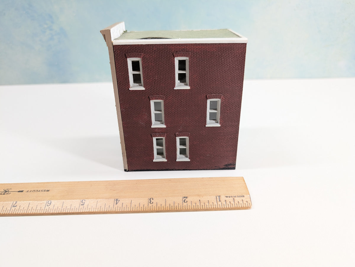 USED HO Scale Brick Storefront