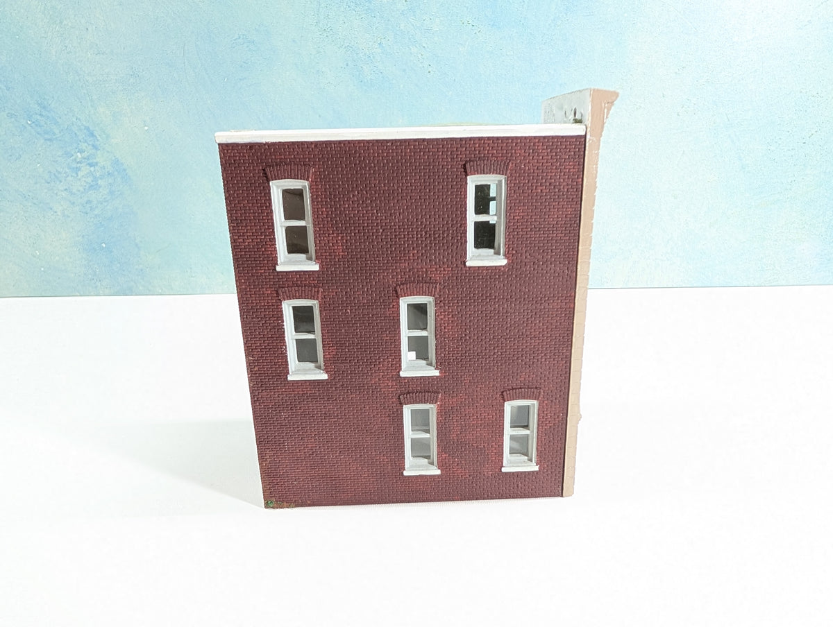 USED HO Scale Brick Storefront
