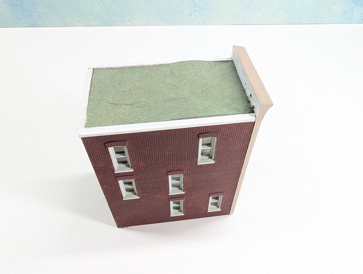 USED HO Scale Brick Storefront