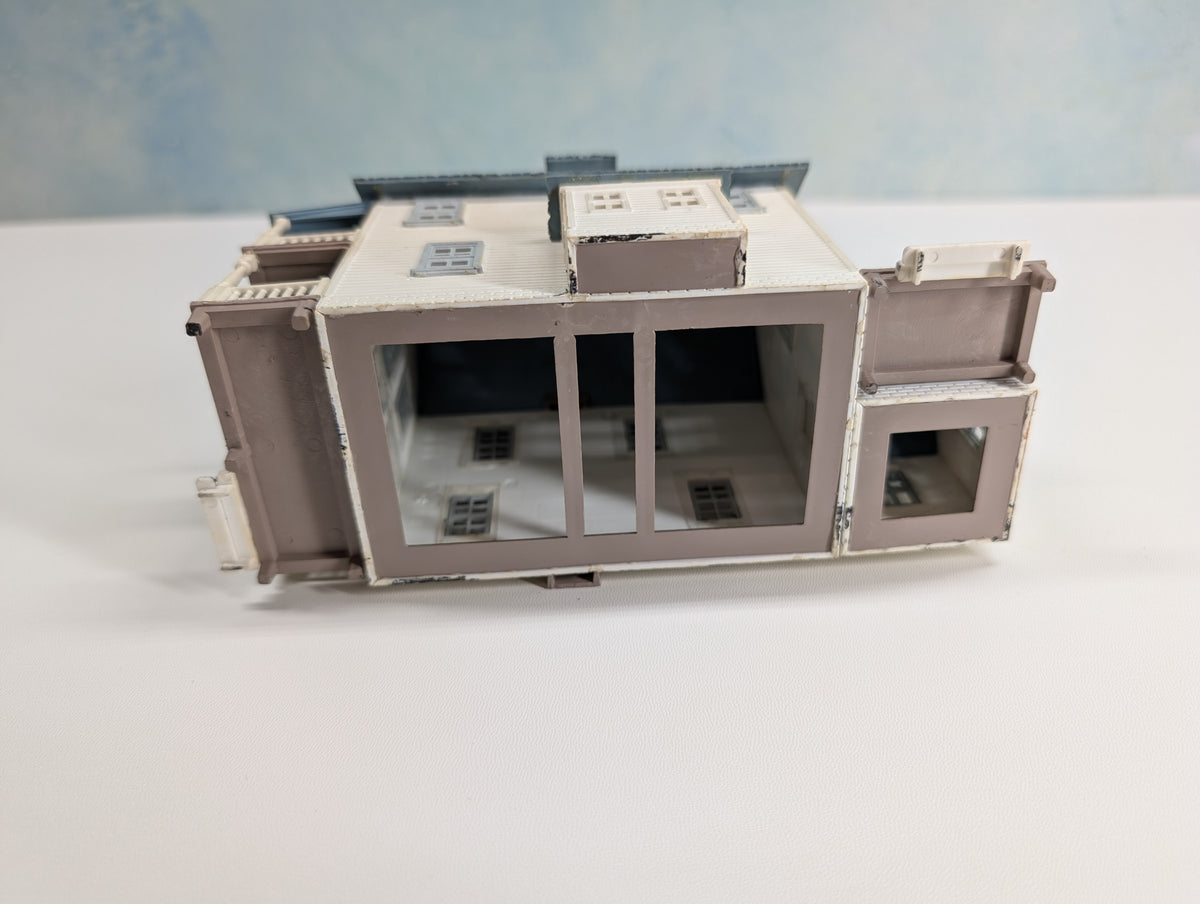 USED HO Scale Light Gray and Blue Home