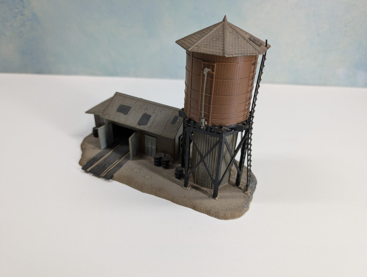 USED HO Scale Speeder Shed with Water Tower