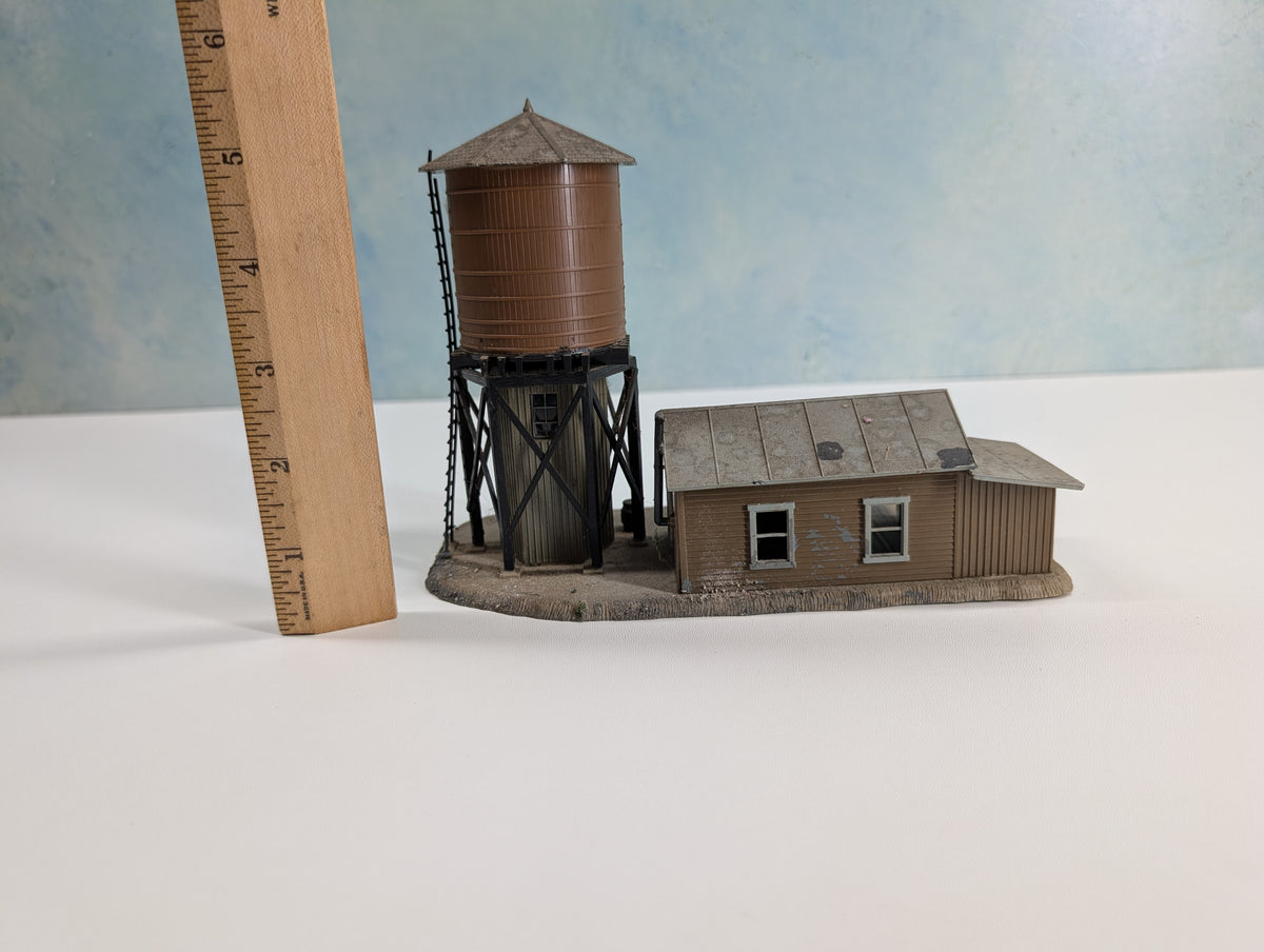 USED HO Scale Speeder Shed with Water Tower