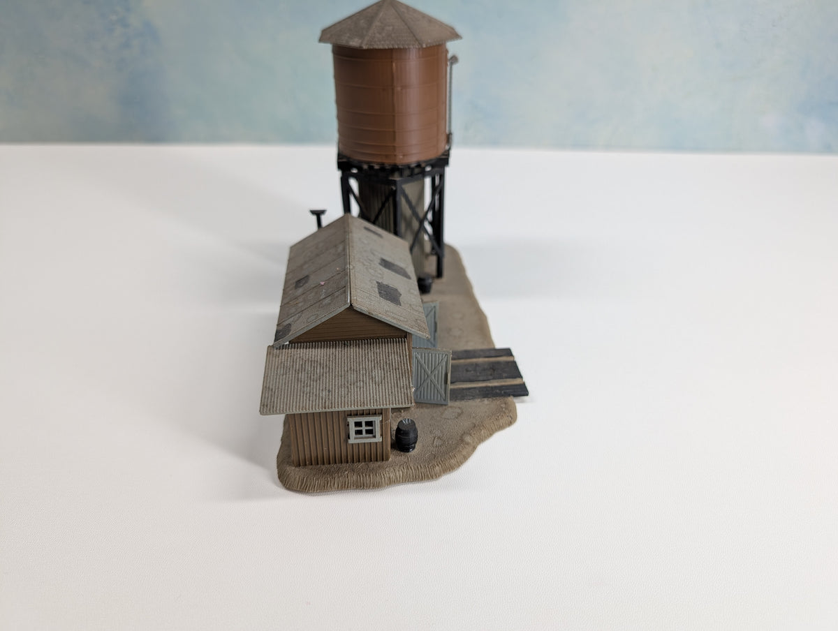 USED HO Scale Speeder Shed with Water Tower