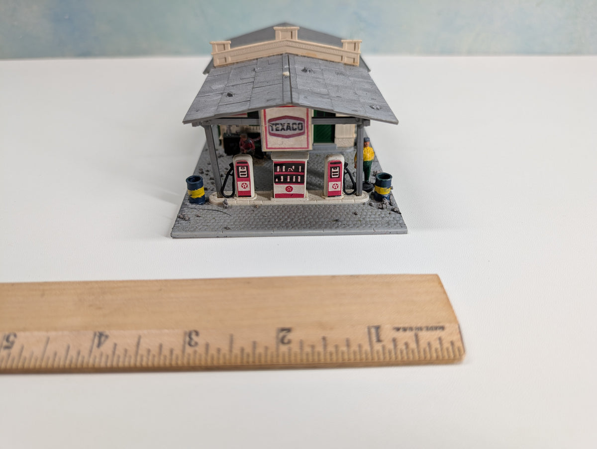 USED Pola HO Scale Service Station, Texaco