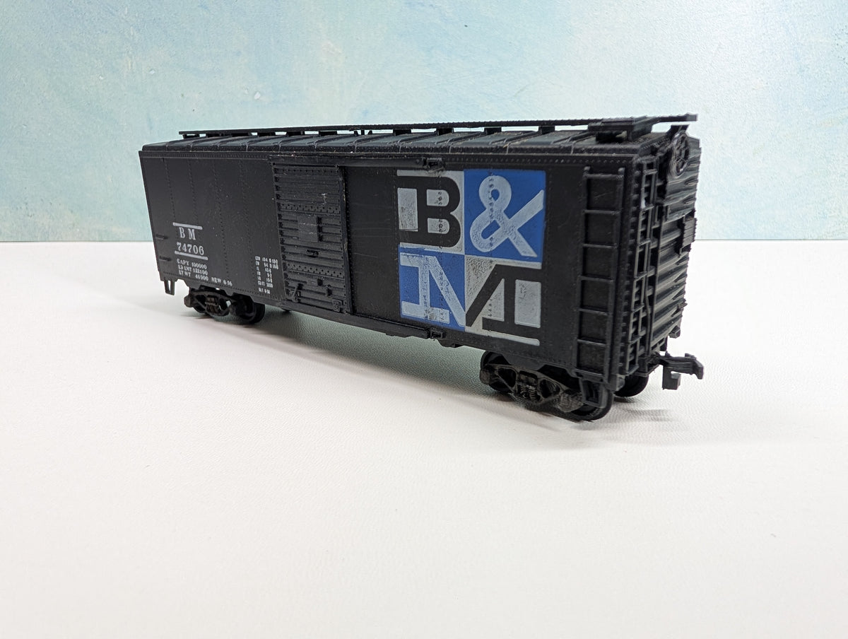 USED Athearn HO Scale 40' Box Car Boston and Maine BM #74706