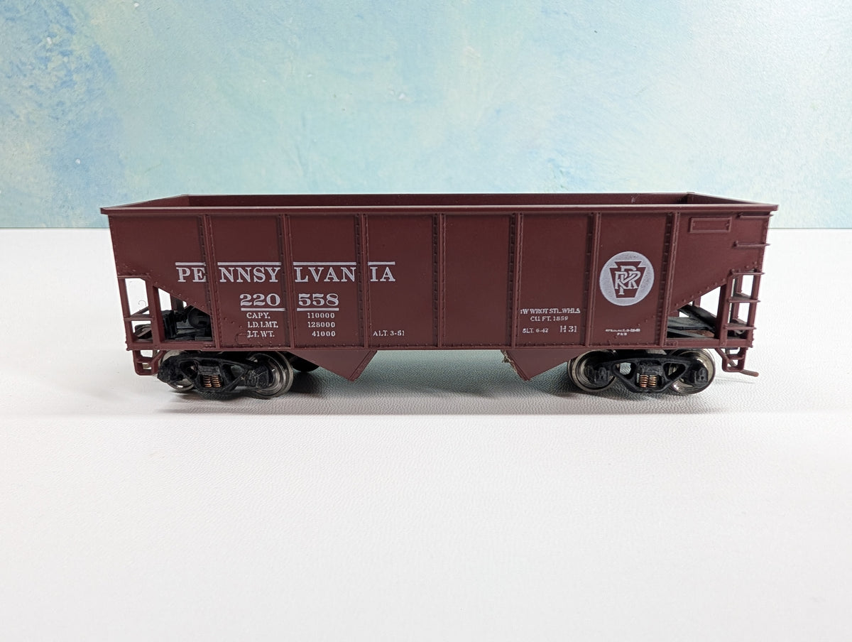 USED Athearn HO Scale 2 Bay Hopper Pennsylvania PRR #220558 Metal Wheels
