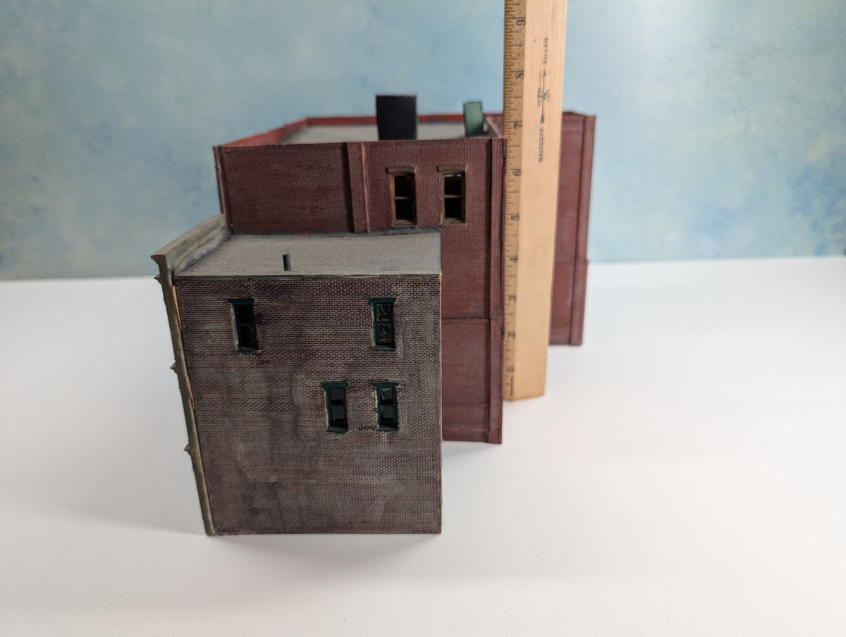 USED DPM HO Scale Large Brick Storefronts / Warehouse