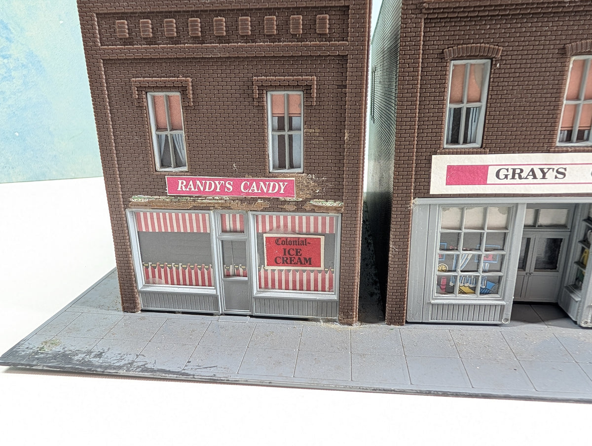 USED HO Scale Randy's Candy & Gray's Gifts, 2 Brown Storefronts