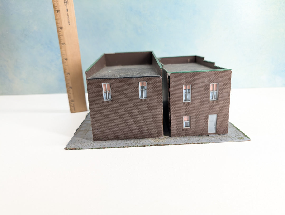 USED HO Scale Randy's Candy & Gray's Gifts, 2 Brown Storefronts
