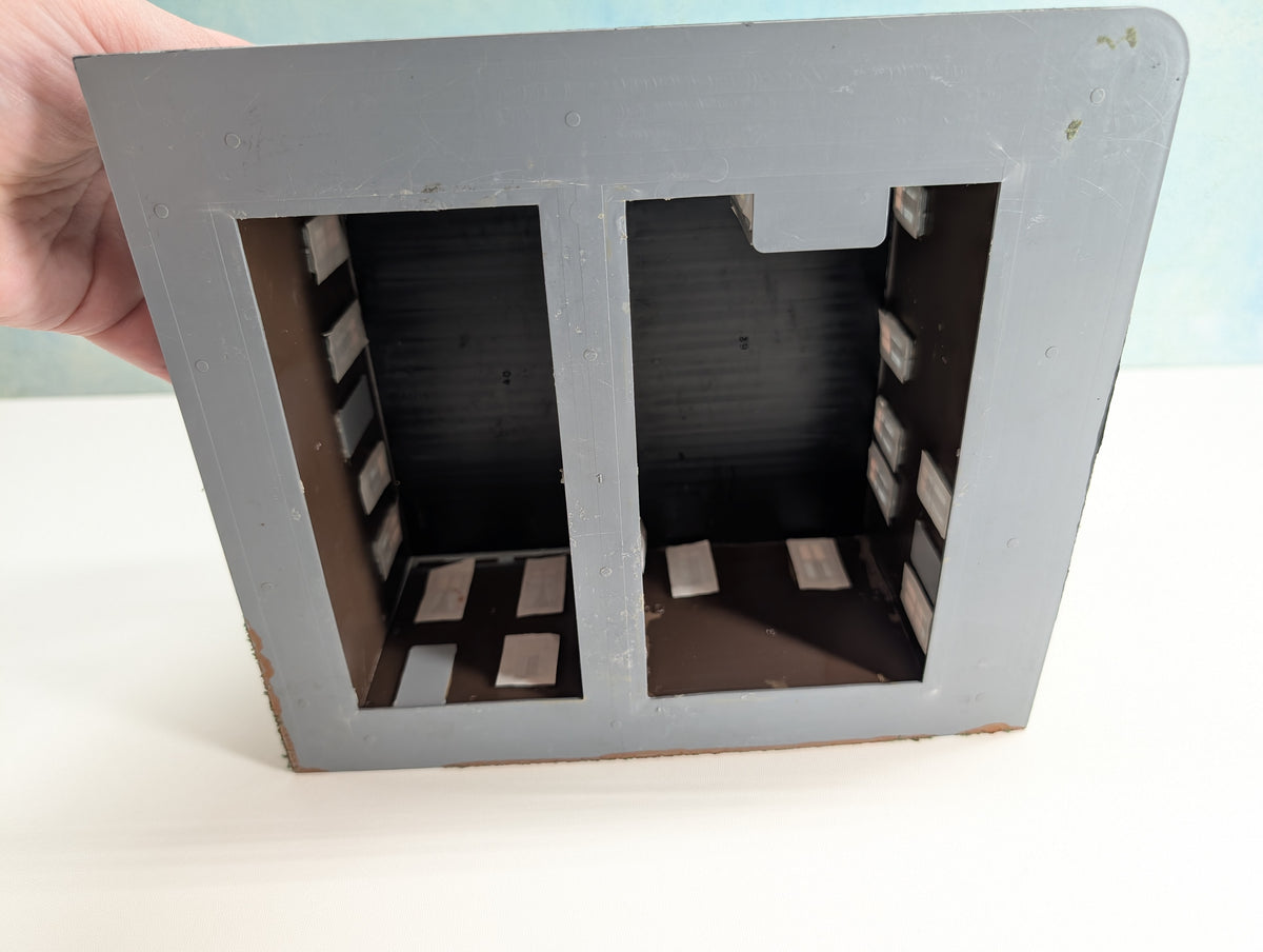 USED HO Scale Randy's Candy & Gray's Gifts, 2 Brown Storefronts