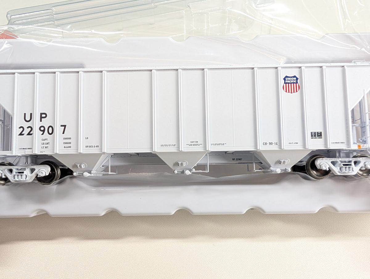 Tangent #28112-02 HO Scale 4700 Covered Hopper Union Pacific UP #22907 Metal Wheels