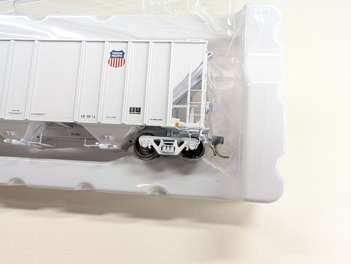 Tangent #28112-02 HO Scale 4700 Covered Hopper Union Pacific UP #22907 Metal Wheels