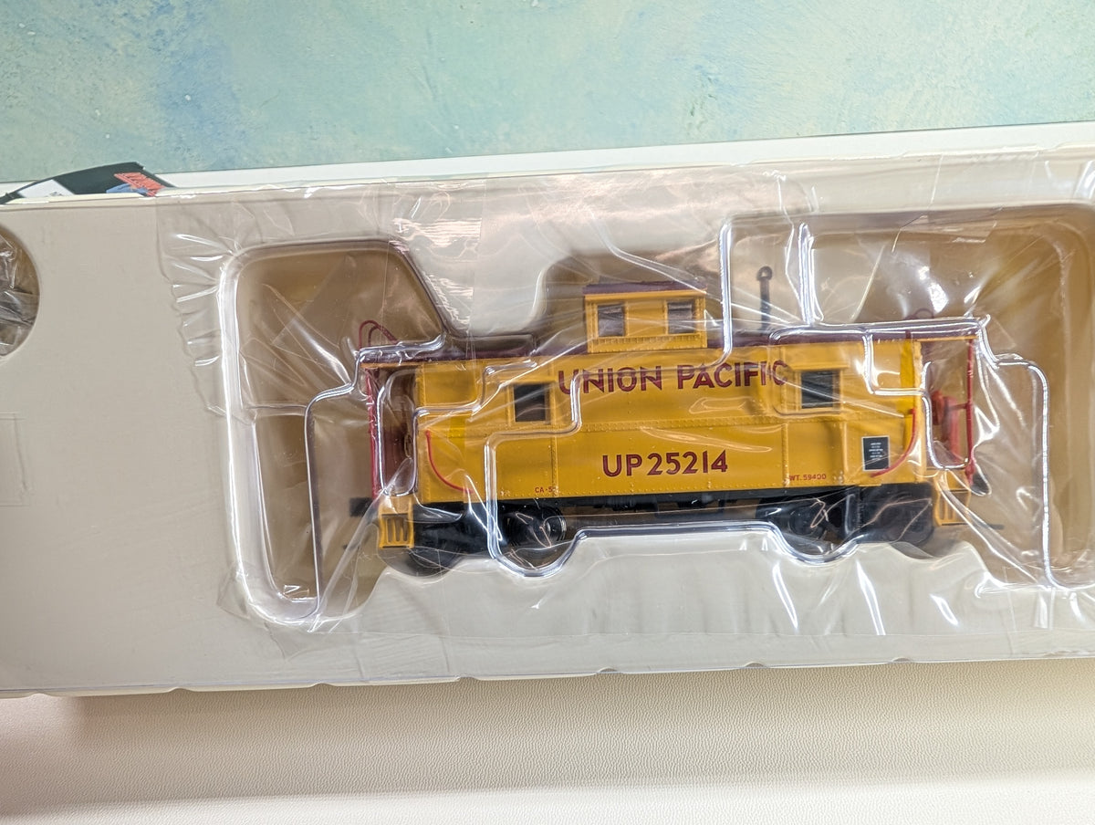 Atlas Trainman 954 HO Scale Cupola Caboose Union Pacific UP #25214 Metal Wheels