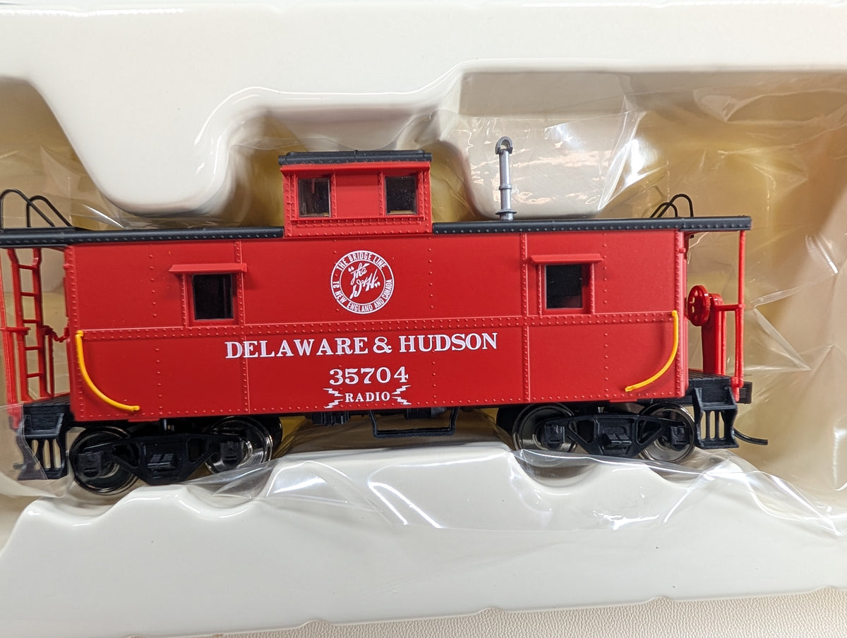 Atlas Trainman 1137 HO Scale Cupola Caboose Delaware and Hudson #35704 Metal Wheels