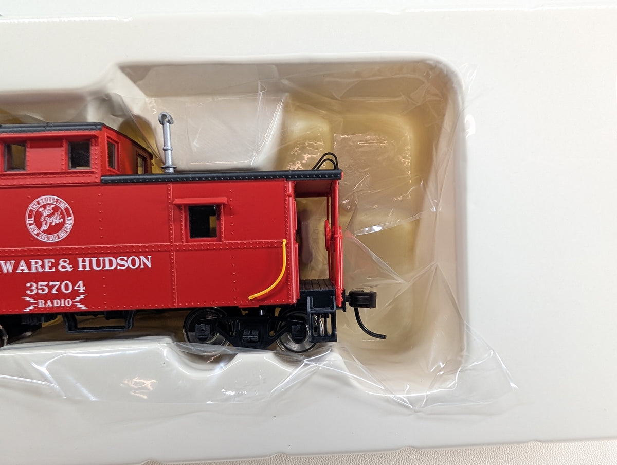 Atlas Trainman 1137 HO Scale Cupola Caboose Delaware and Hudson #35704 Metal Wheels