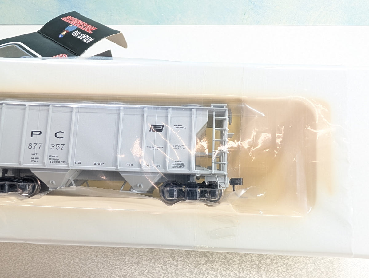 Atlas Trainman 11271 HO Scale PS-2 Covered Hopper Penn Central PC #877357 Metal Wheels