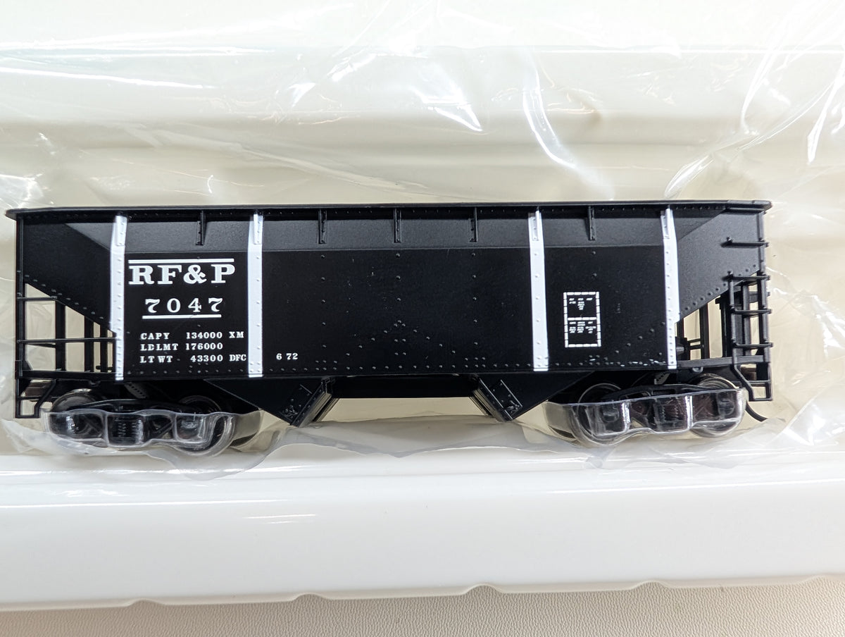 Atlas Trainman 20001499 HO Scale 2 Bay Offset Hopper Richmond, Fredericksburg and Potomac RF&P #7047 Metal Wheels