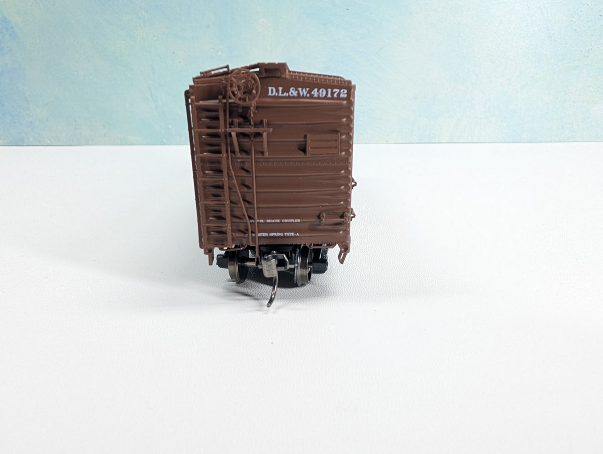 Intermountain HO Scale 40' Box Car Delaware, Lackawanna & Western Railroad DL&W #49172 Metal Wheels