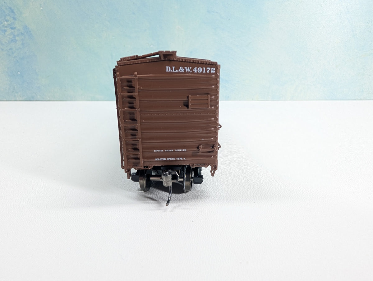 Intermountain HO Scale 40' Box Car Delaware, Lackawanna & Western Railroad DL&W #49172 Metal Wheels