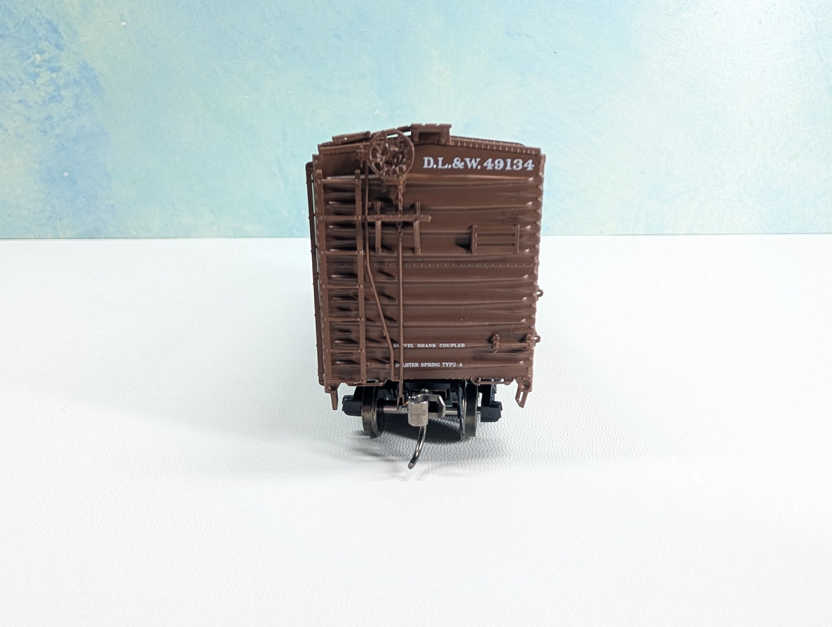 Intermountain HO Scale 40' Box Car Delaware, Lackawanna & Western Railroad DL&W #49134 Metal Wheels