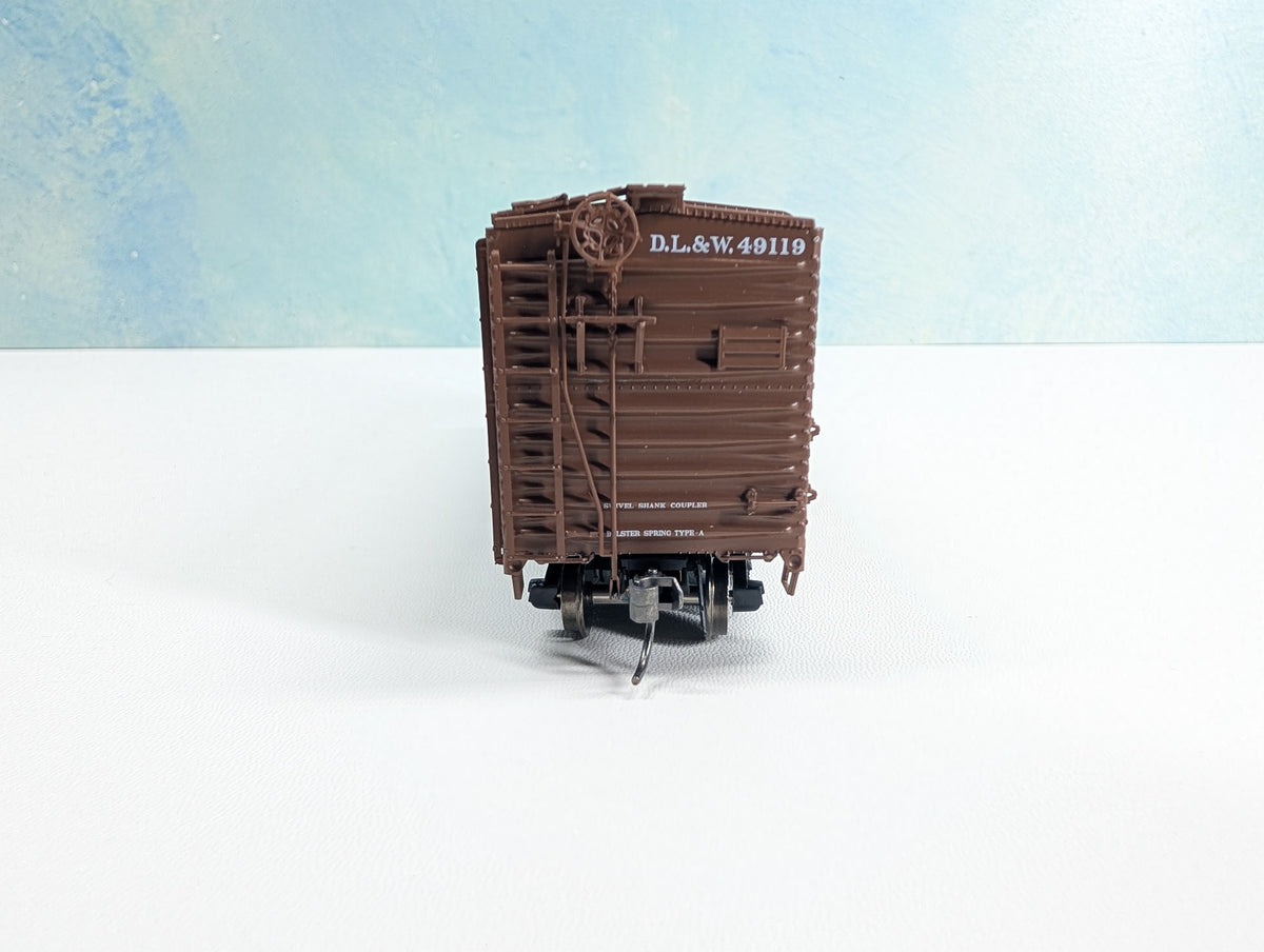 Intermountain HO Scale 40' Box Car Delaware, Lackawanna & Western Railroad DL&W #49119 Metal Wheels