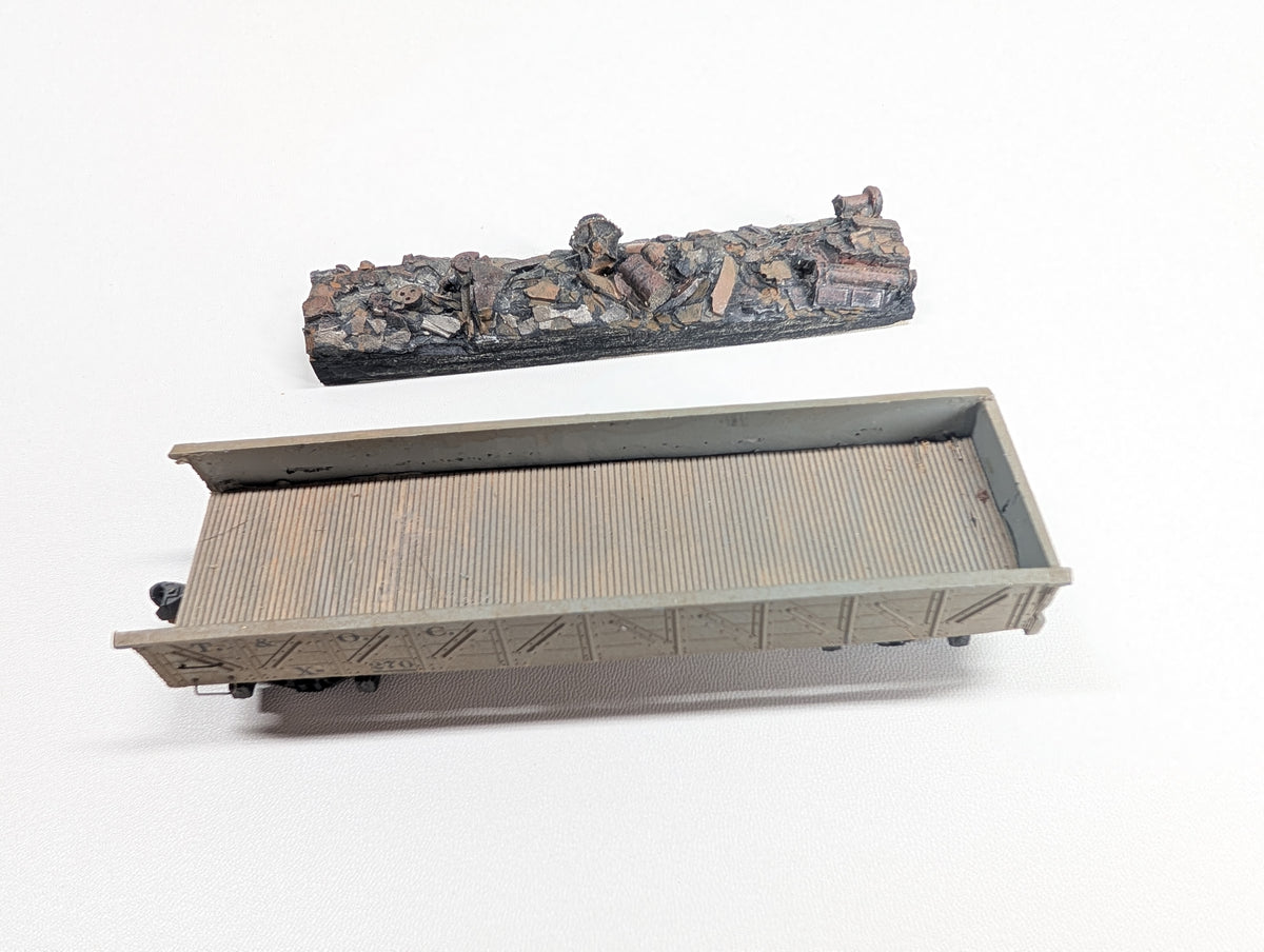 USED HO Scale Gondola w/ Scrap Load Toledo & Ohio Central T&OC #X-270