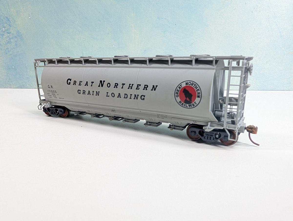 USED Atlas HO Scale 6-Bay Cylindrical Covered Hopper Great Northern GN #171025 Metal Wheels
