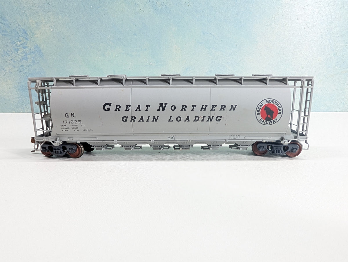 USED Atlas HO Scale 6-Bay Cylindrical Covered Hopper Great Northern GN #171025 Metal Wheels