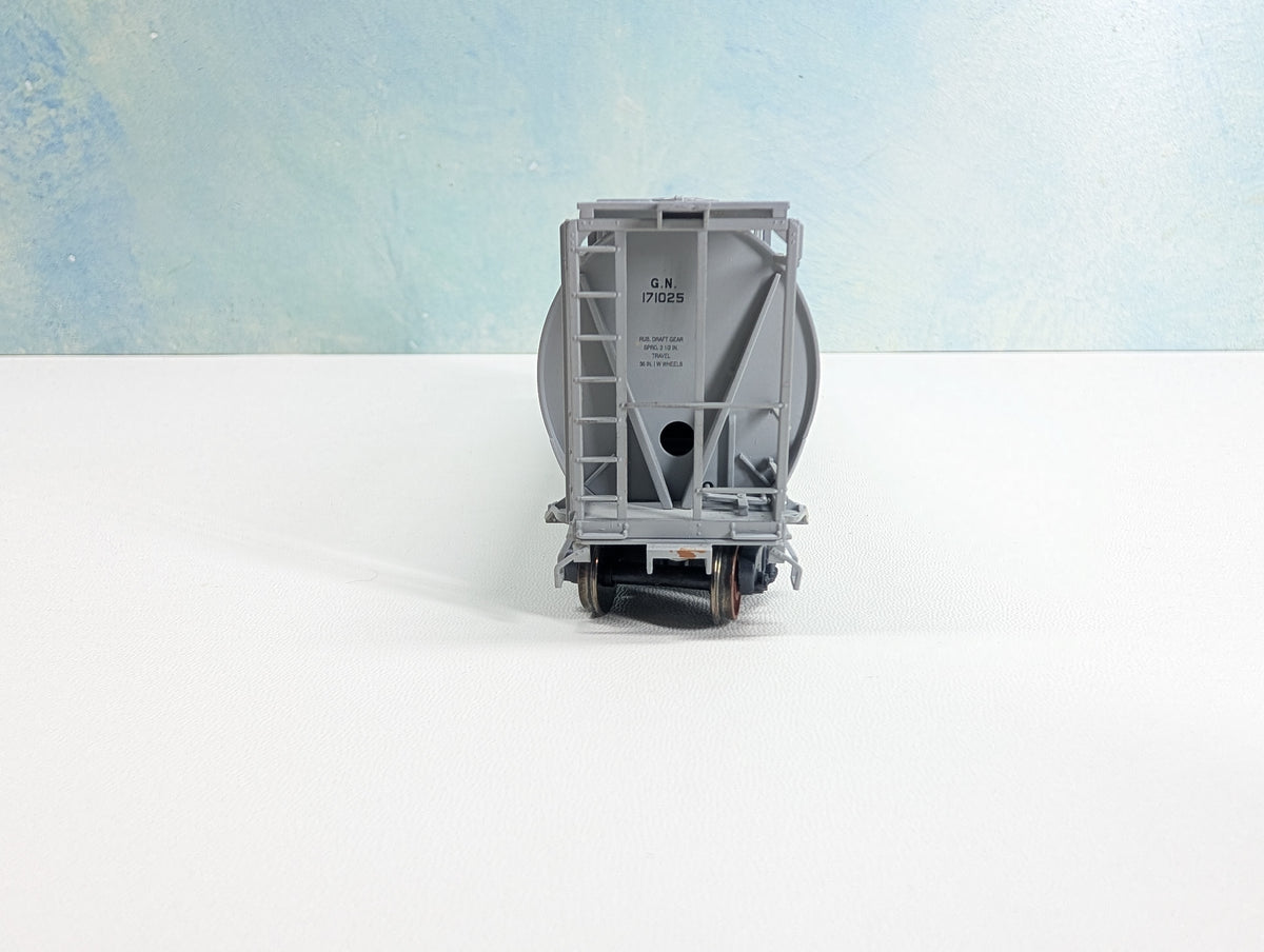 USED Atlas HO Scale 6-Bay Cylindrical Covered Hopper Great Northern GN #171025 Metal Wheels