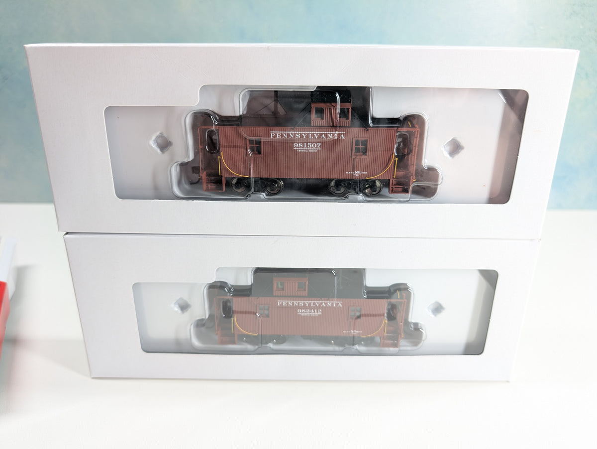 Walthers 932-27641 HO Scale N6B Wood Offset Cupola Caboose 2 Car Pack Pennsylvania PRR #981507, 982412 Metal Wheels
